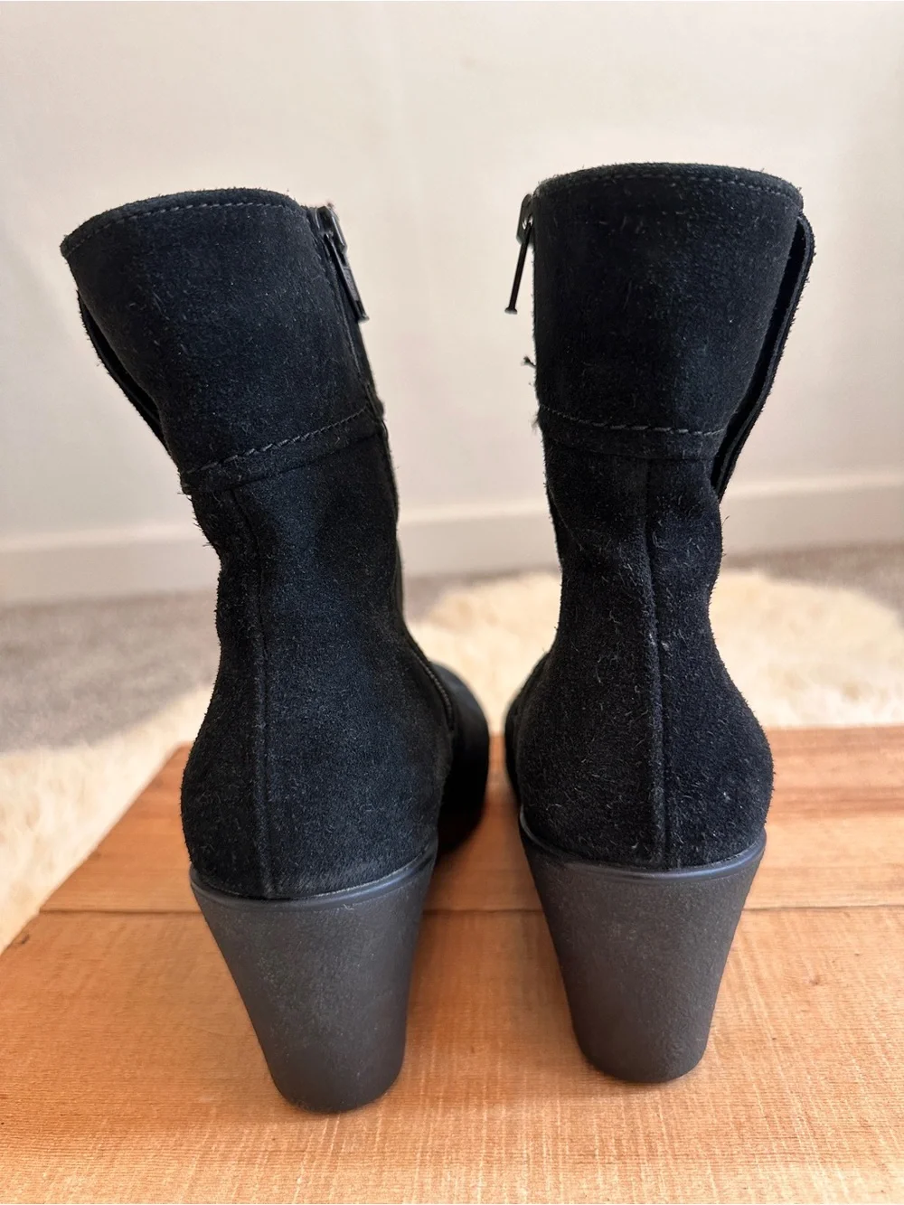 La Canadienne wedge waterproof suede leather bootie 6 1/2 M
